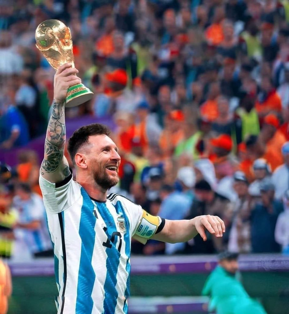 Lionel Messi trở thành huyền thoại của bóng đá thế giới