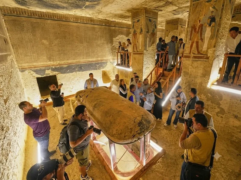 Kim tự tháp Giza không chỉ là công trình kiến trúc mà còn là biểu tượng văn hóa, tôn giáo và lịch sử của Ai Cập.