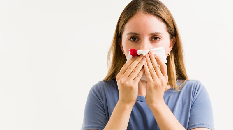 Chảy máu cam nên làm gì để cầm máu đúng cách?